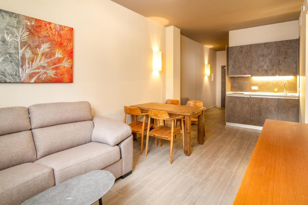 Apartamentos Sevilla Este By Qhotels Kültér fotó